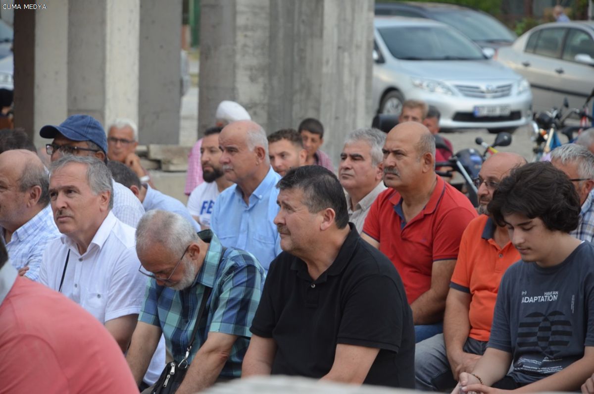 Mevlâna Cami Derneği'nden aşure etkinliği