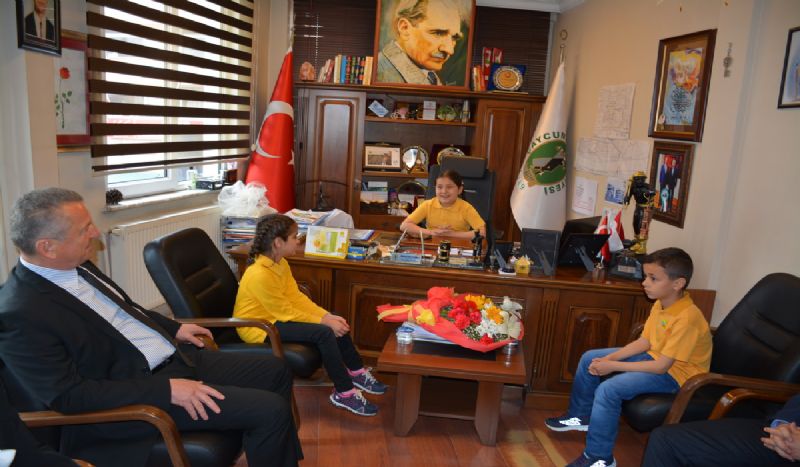 Koltuğunu Raiba Verimbaş’a bıraktı