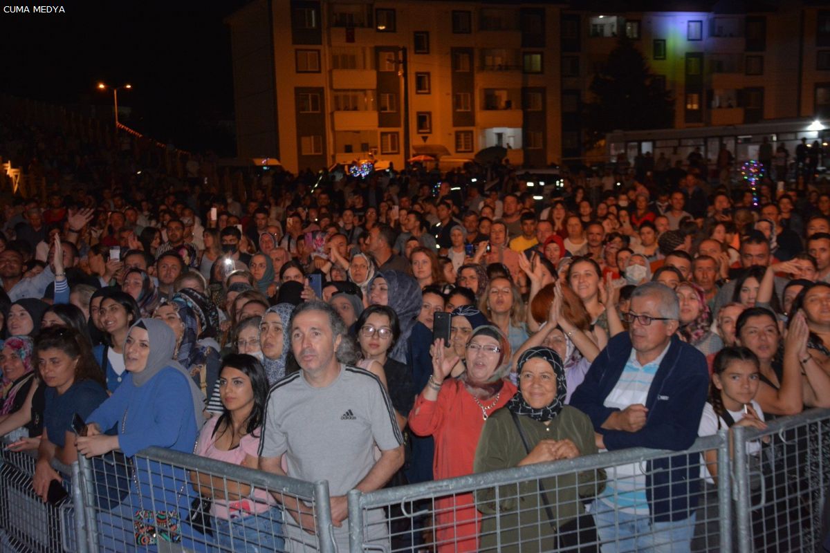 Çaycumalılar Aslı Hünel ile coştu!