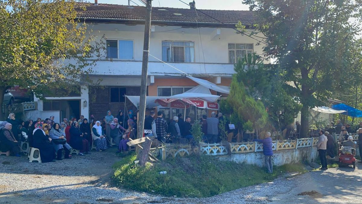 İstanbul'da çekiçle öldürülen kadın Çaycuma'da defnedildi