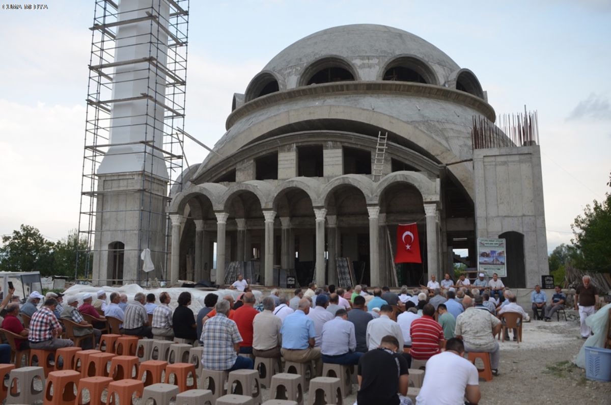 Mevlâna Cami Derneği'nden aşure etkinliği