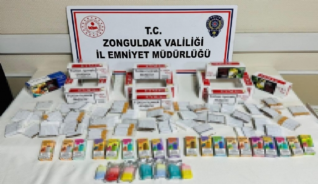 Çaycuma'da kaçak elektronik sigara operasyonu - 0