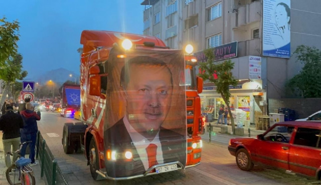 Recep Tayyip Erdoğan'ın seçim zaferini kutladılar