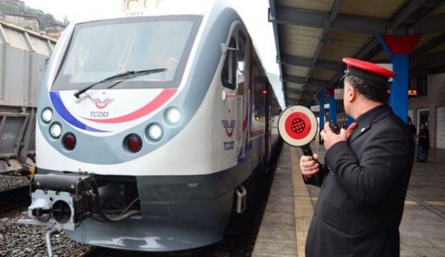 Çaycuma treni yolda kaldı - 0