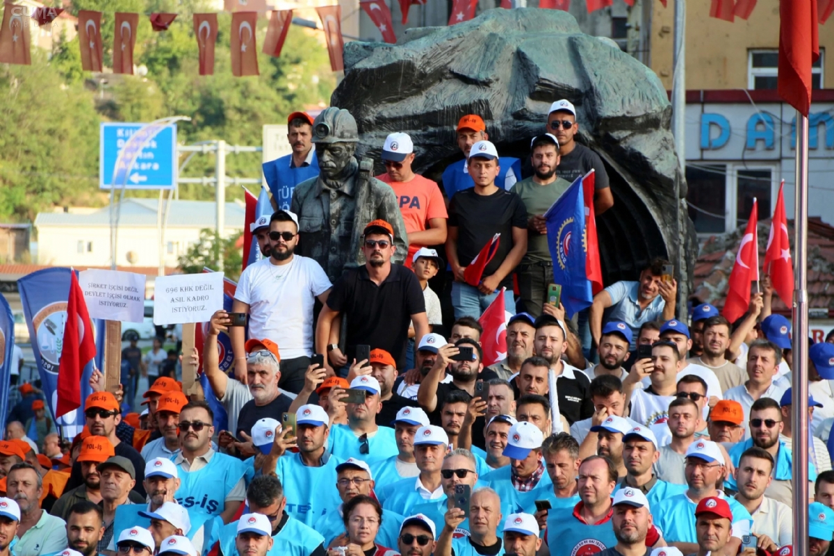 TÜRK-İŞ'ten ''Zordayız Geçinemiyoruz'' mitingi