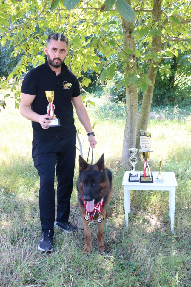 Köpeğiyle hedefi dünya şampiyonluğu