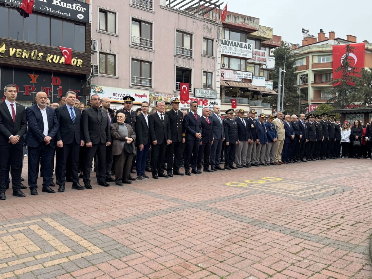 23 Nisan Coşkusu Anıt Önünde Başladı