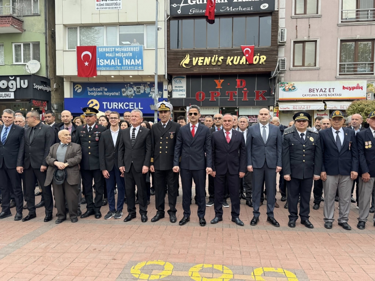 23 Nisan Coşkusu Anıt Önünde Başladı