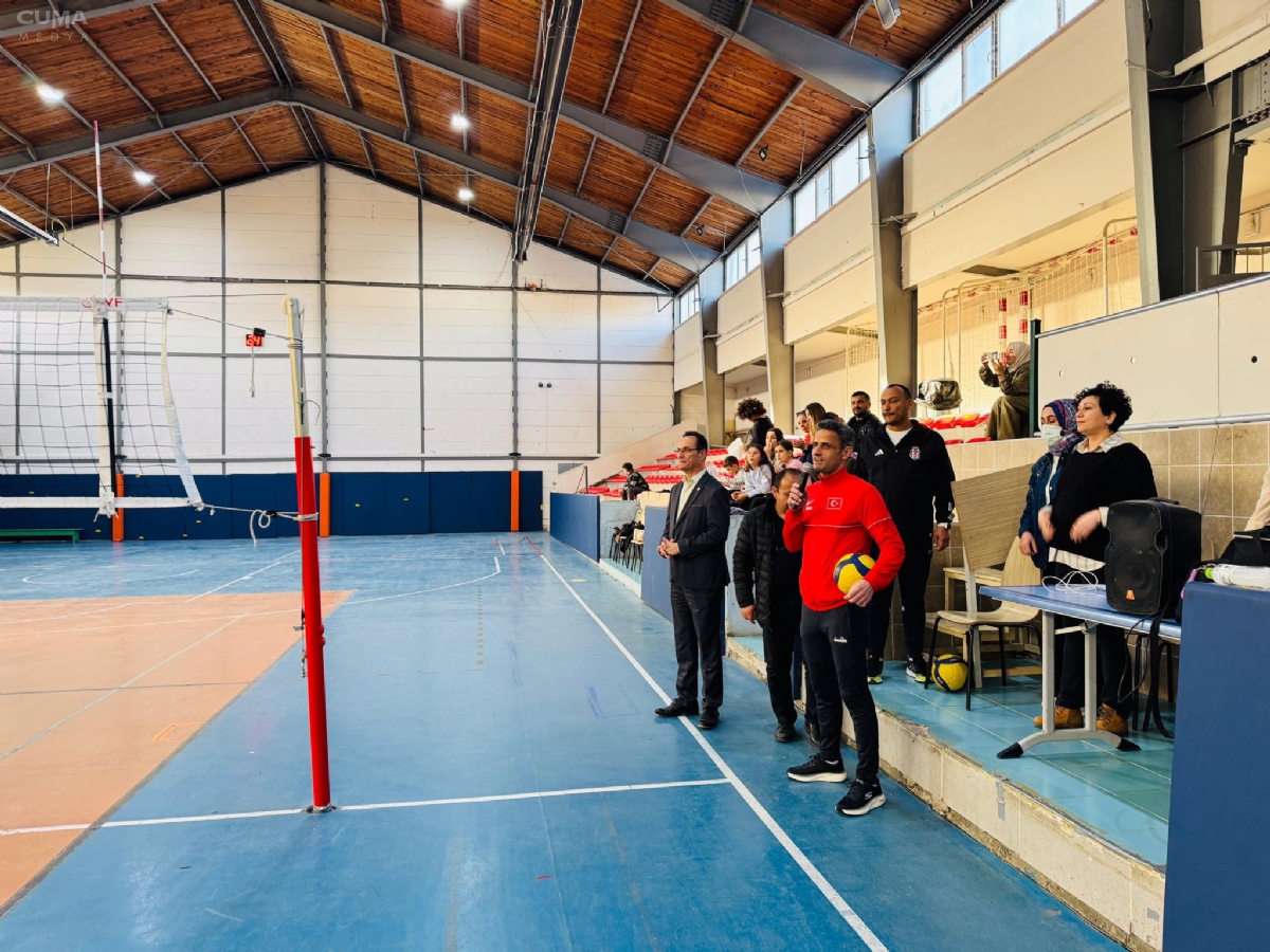 ''Çaycumalılar Buluşuyor'' Voleybol ile Başladı