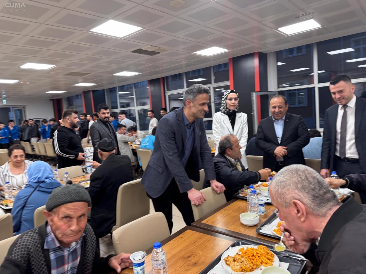 Kaymakam, Öğrenciler ve Huzurevi Sakinleriyle Buluştu