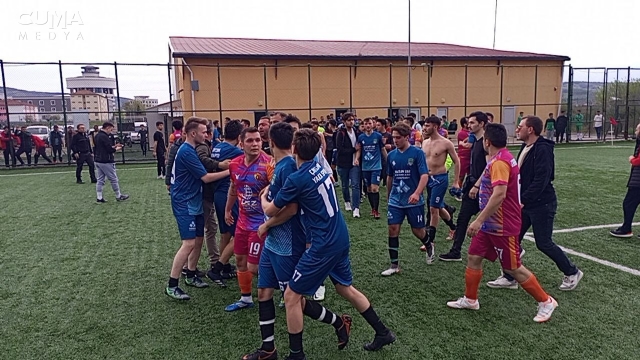Amatör Maçta Olaylar Çıktı
