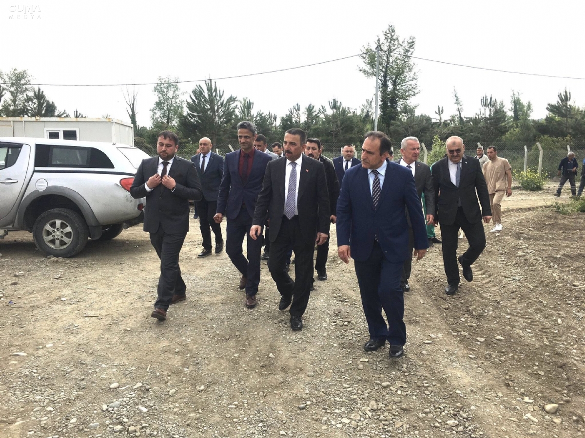 Bakanlıktan Hayvan Bakımevine Ziyaret