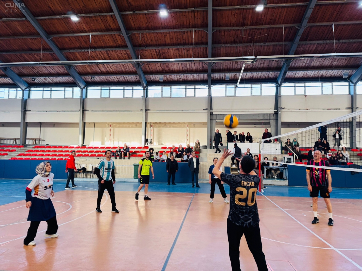 ''Çaycumalılar Buluşuyor'' Voleybol ile Başladı