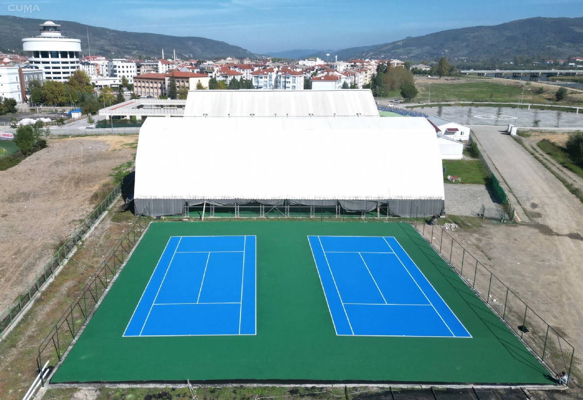 Çaycuma tenis kenti oluyor