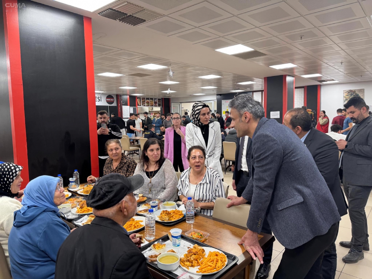 Kaymakam, Öğrenciler ve Huzurevi Sakinleriyle Buluştu