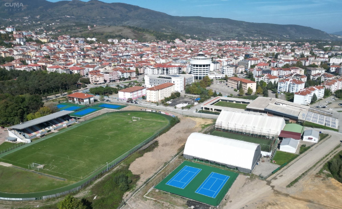Çaycuma tenis kenti oluyor