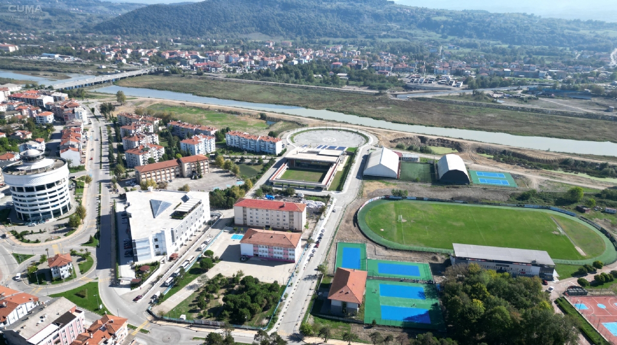 Çaycuma tenis kenti oluyor