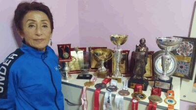 Nilgün Çelik Beden Eğitimi Öğretmeni (Emekli) | Halk Oyunları Uzmanı